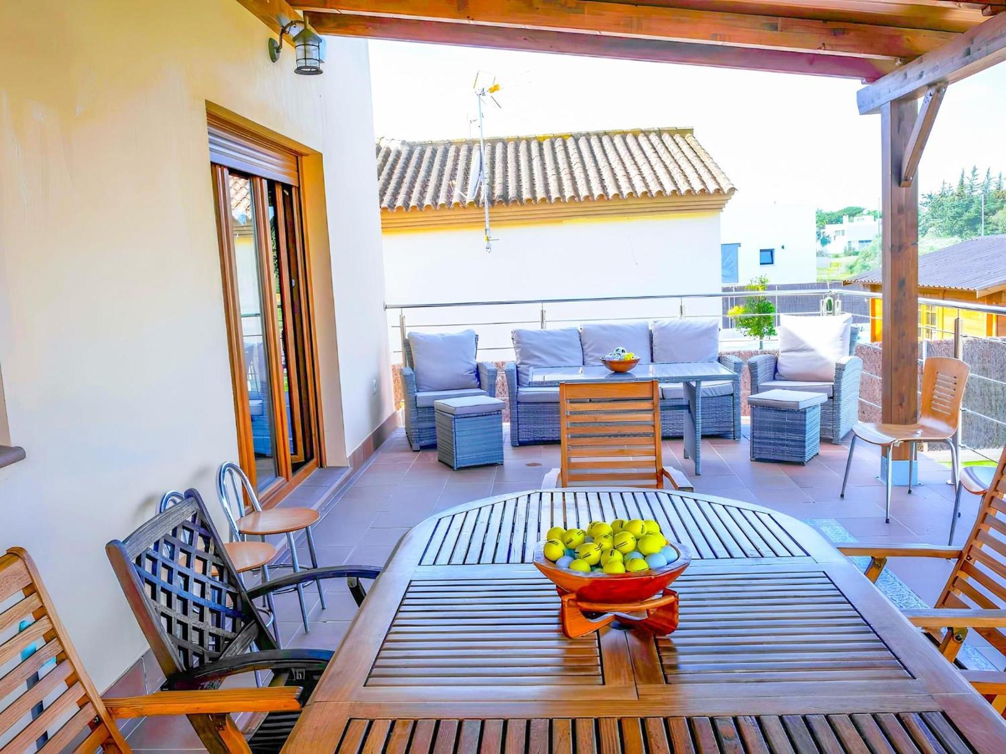 Con Piscina Privada Vistas A Campo De Golf Holiday home *