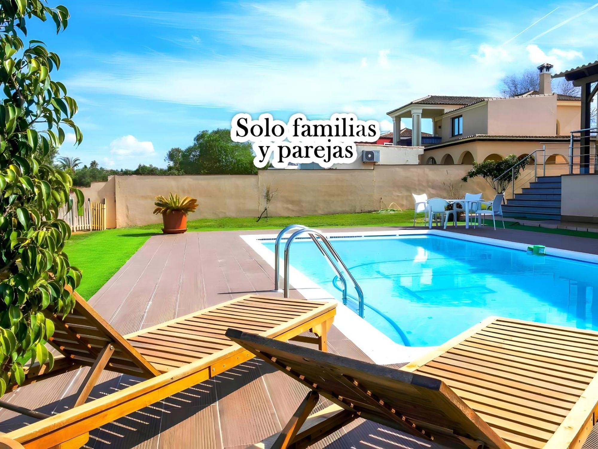 Con Piscina Privada Vistas A Campo De Golf Casa de vacances